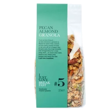 Knuspriges Granola mit Mandeln und Pekannüssen